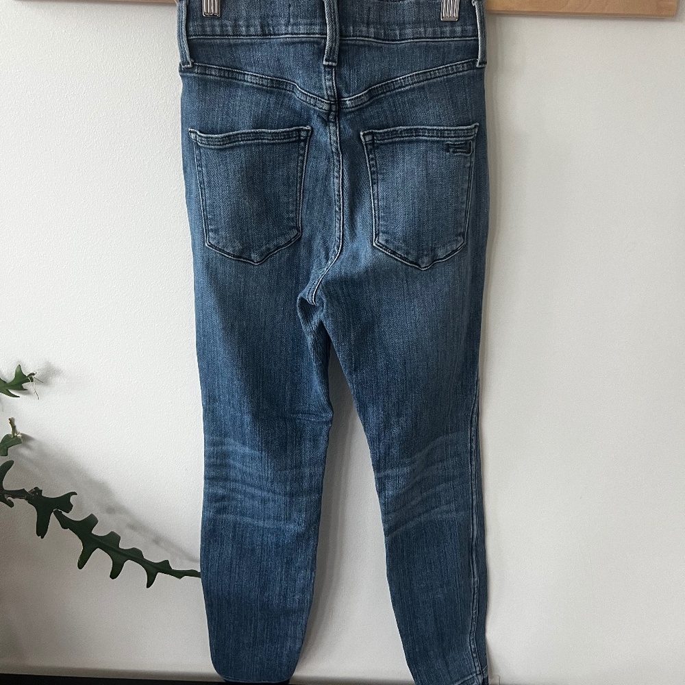 Ayr The Riser - image 3